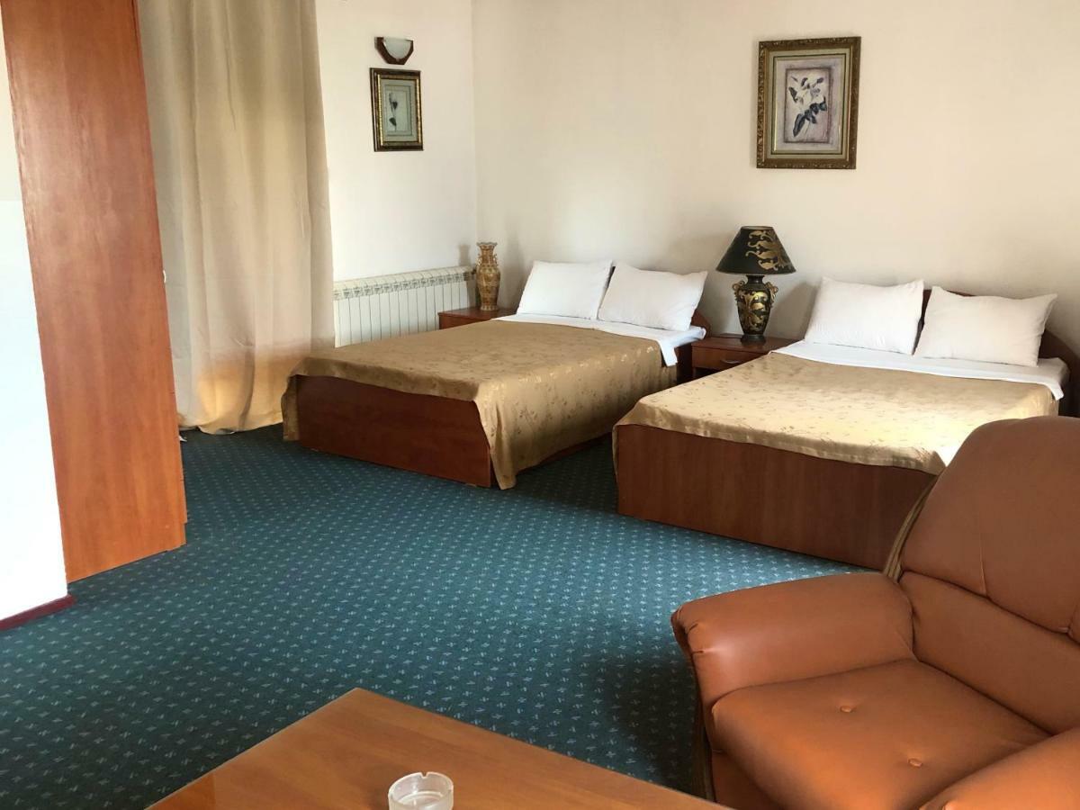 Hotel Vergina 斯科普里 外观 照片