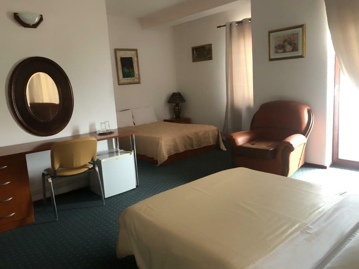 Hotel Vergina 斯科普里 外观 照片