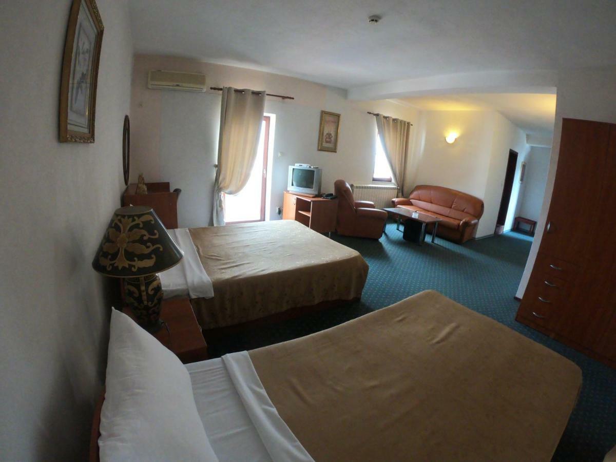 Hotel Vergina 斯科普里 外观 照片
